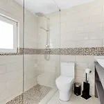 Jasmine Apartment *